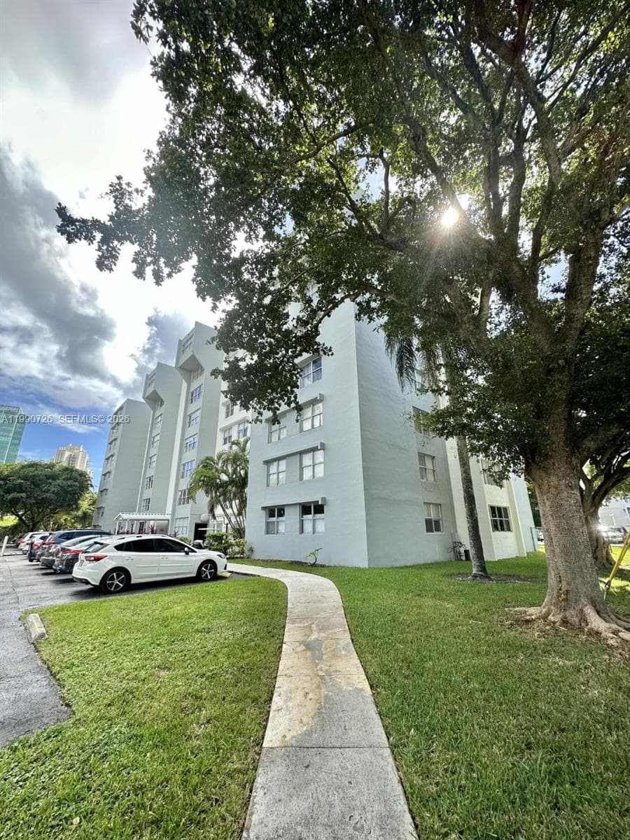 9001 SW 77th Ave # C604, Miami FL 33156 — 17