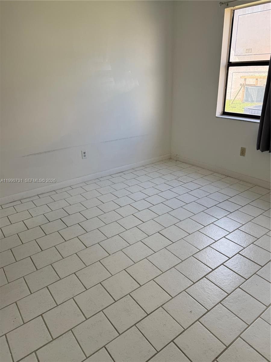860 NE 207th Ter # 106, Miami FL 33179 — 15