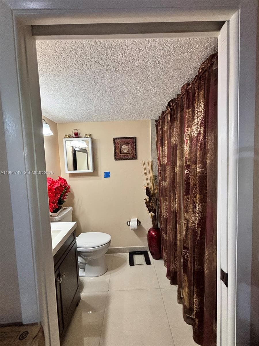 2310 W 74th St # 103, Hialeah FL 33016 — 16