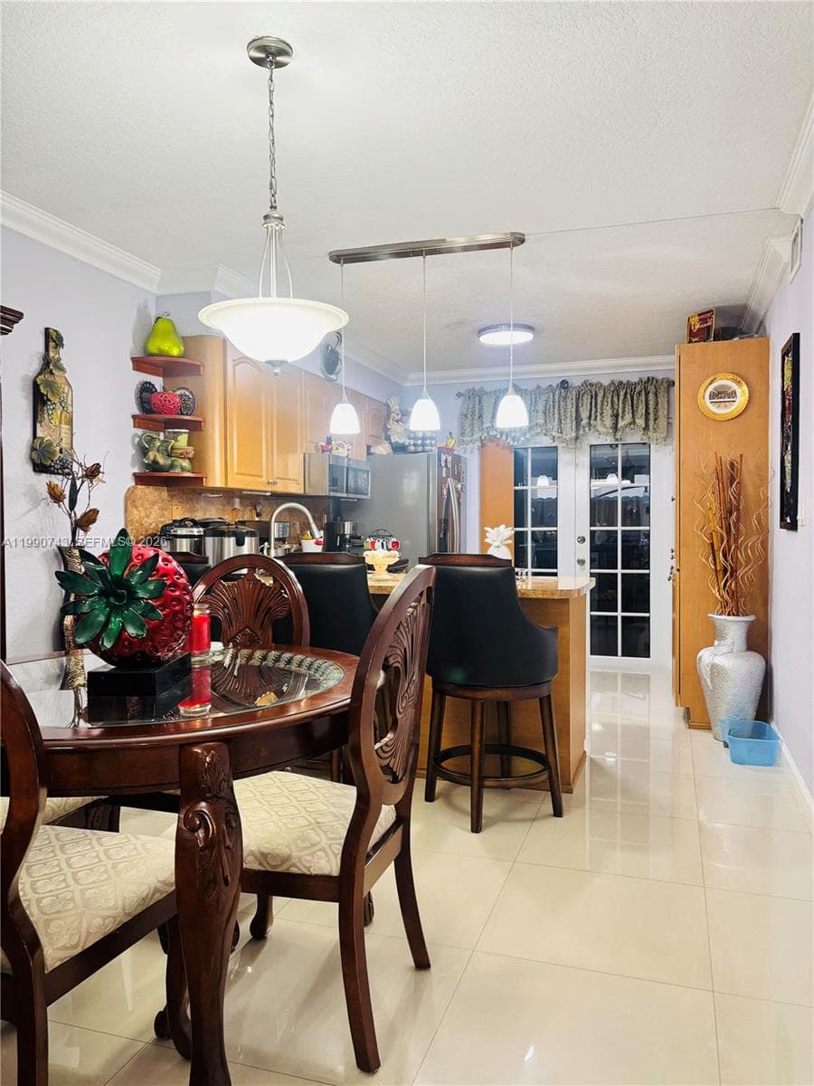 2310 W 74th St # 103, Hialeah FL 33016 — 3