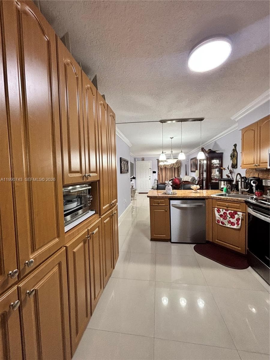 2310 W 74th St # 103, Hialeah FL 33016 — 10