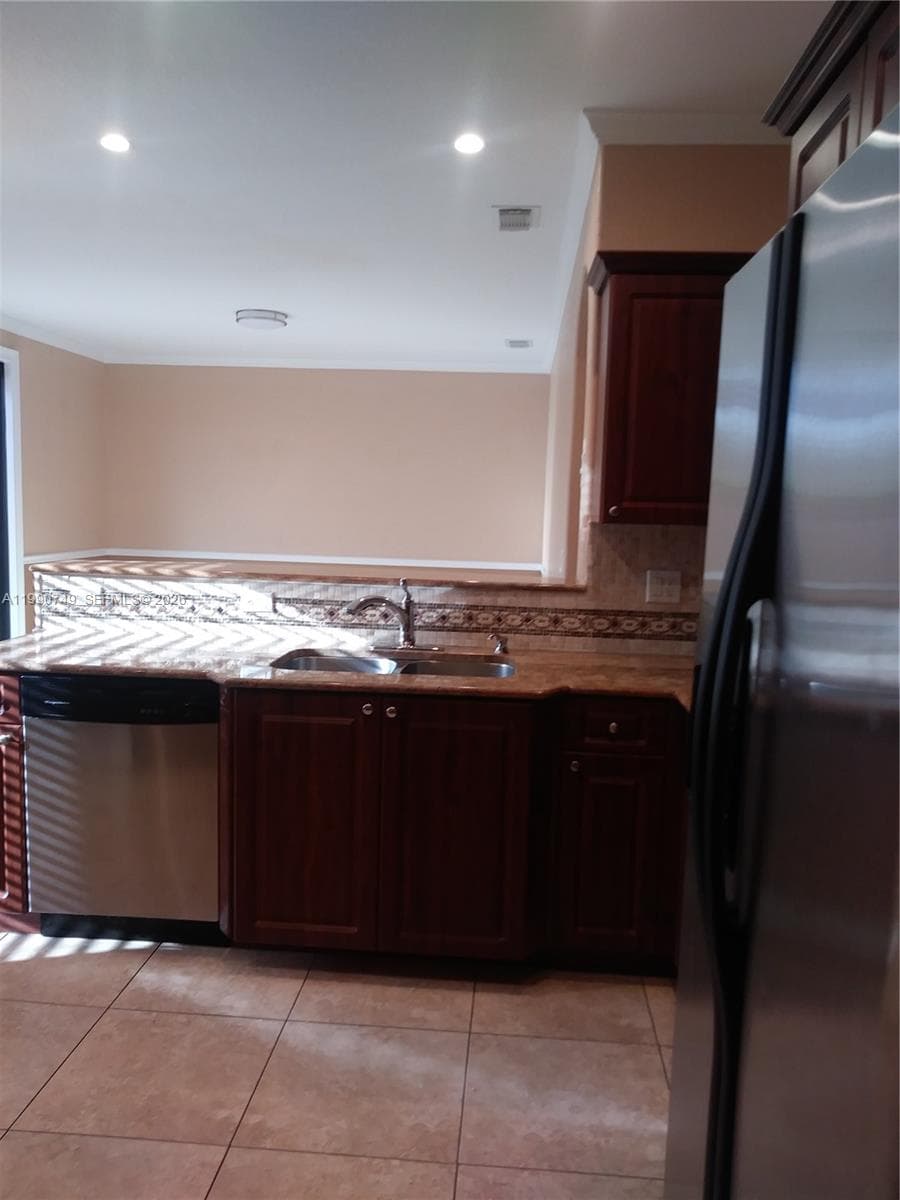 Florinda Estates, Miami Lakes, FL — 11
