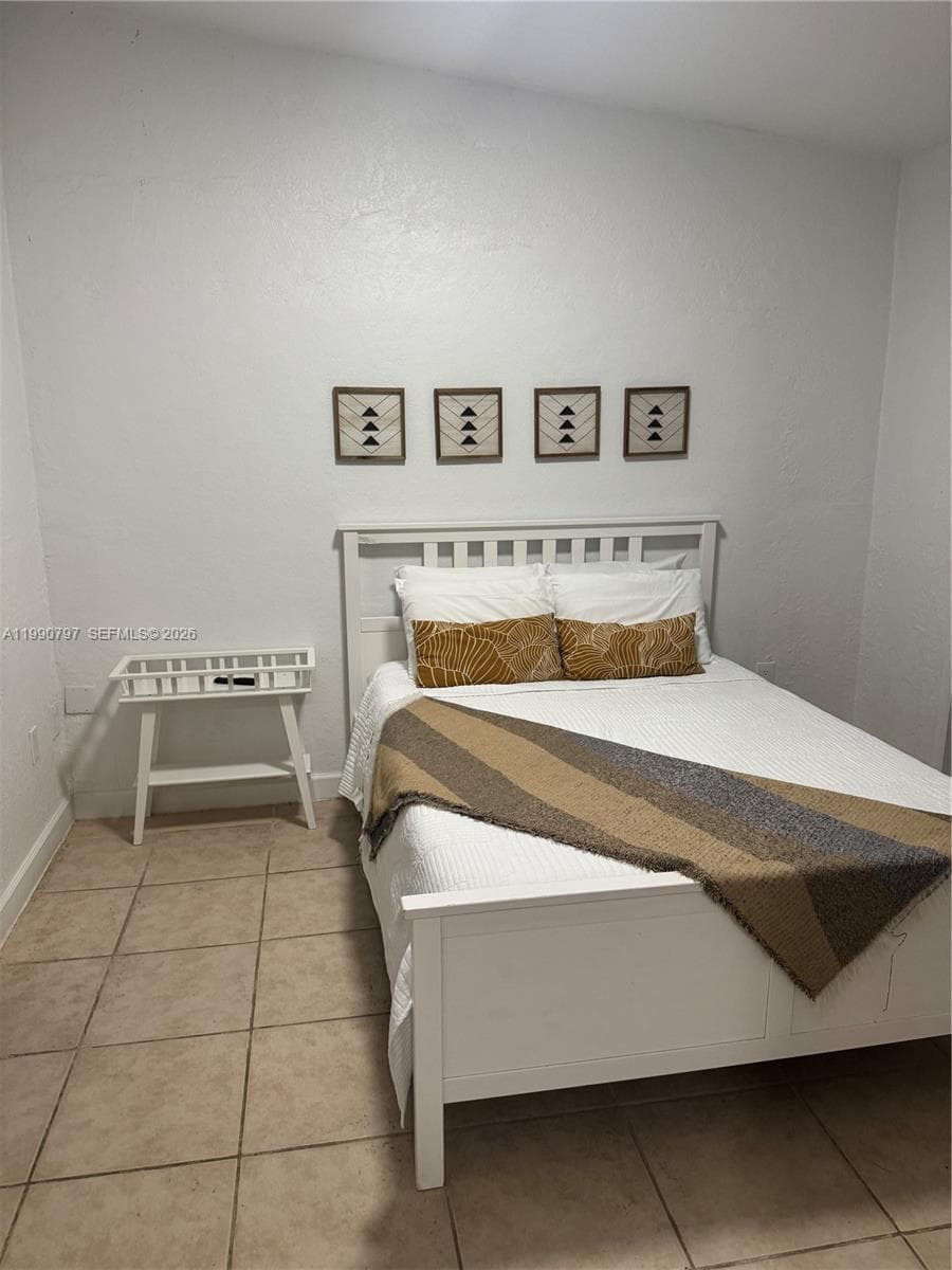 6126 SW 61st St, South Miami FL 33143 — 5