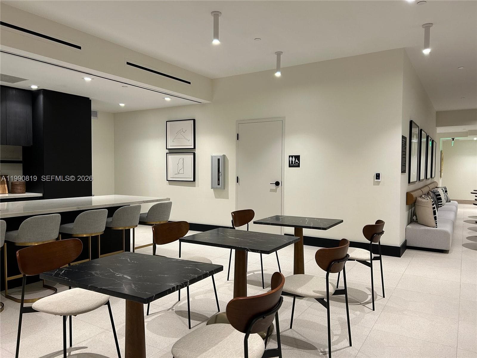 225 N miami ave # 1003, Miami FL 33128 — 24