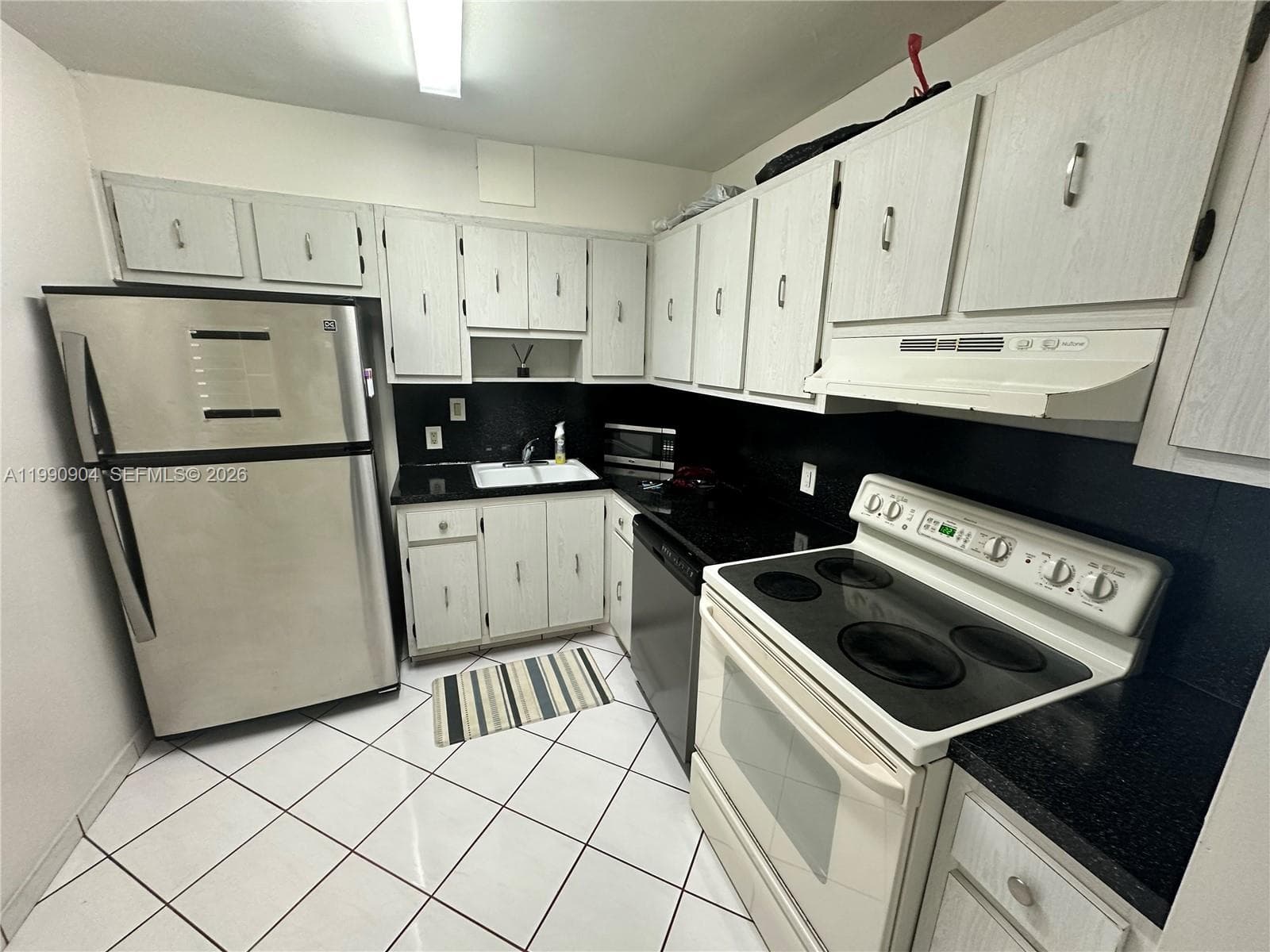 100 Bayview Dr # 911, Sunny Isles Beach FL 33160 — 7