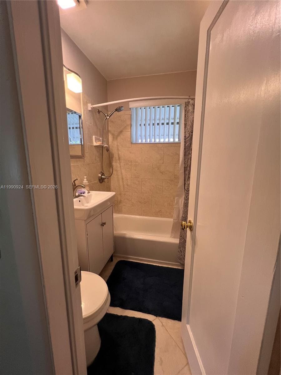 151 W 63rd St, Hialeah FL 33012 — 8