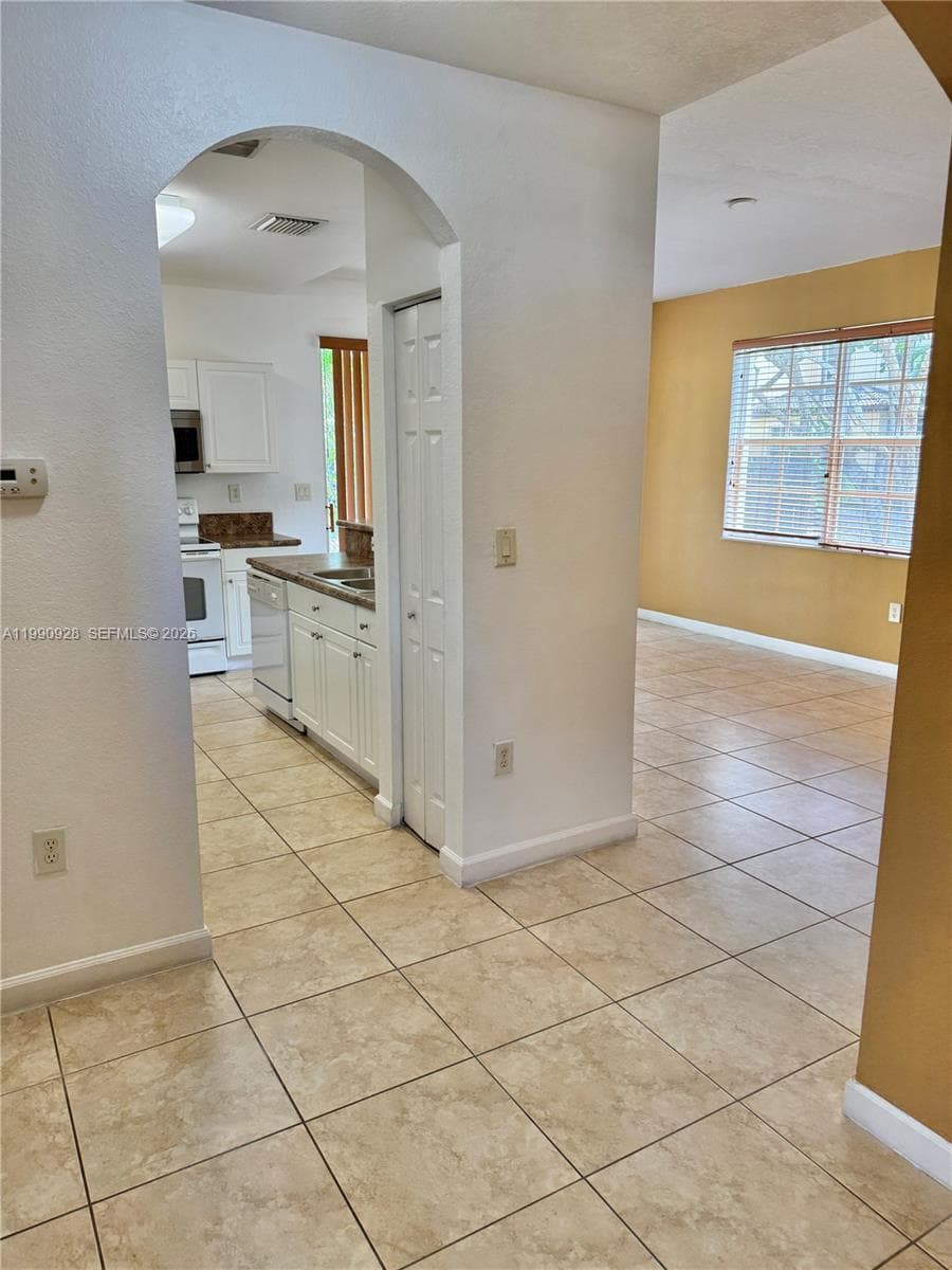 9269 SW 227th St # 8, Cutler Bay FL 33190 — 10