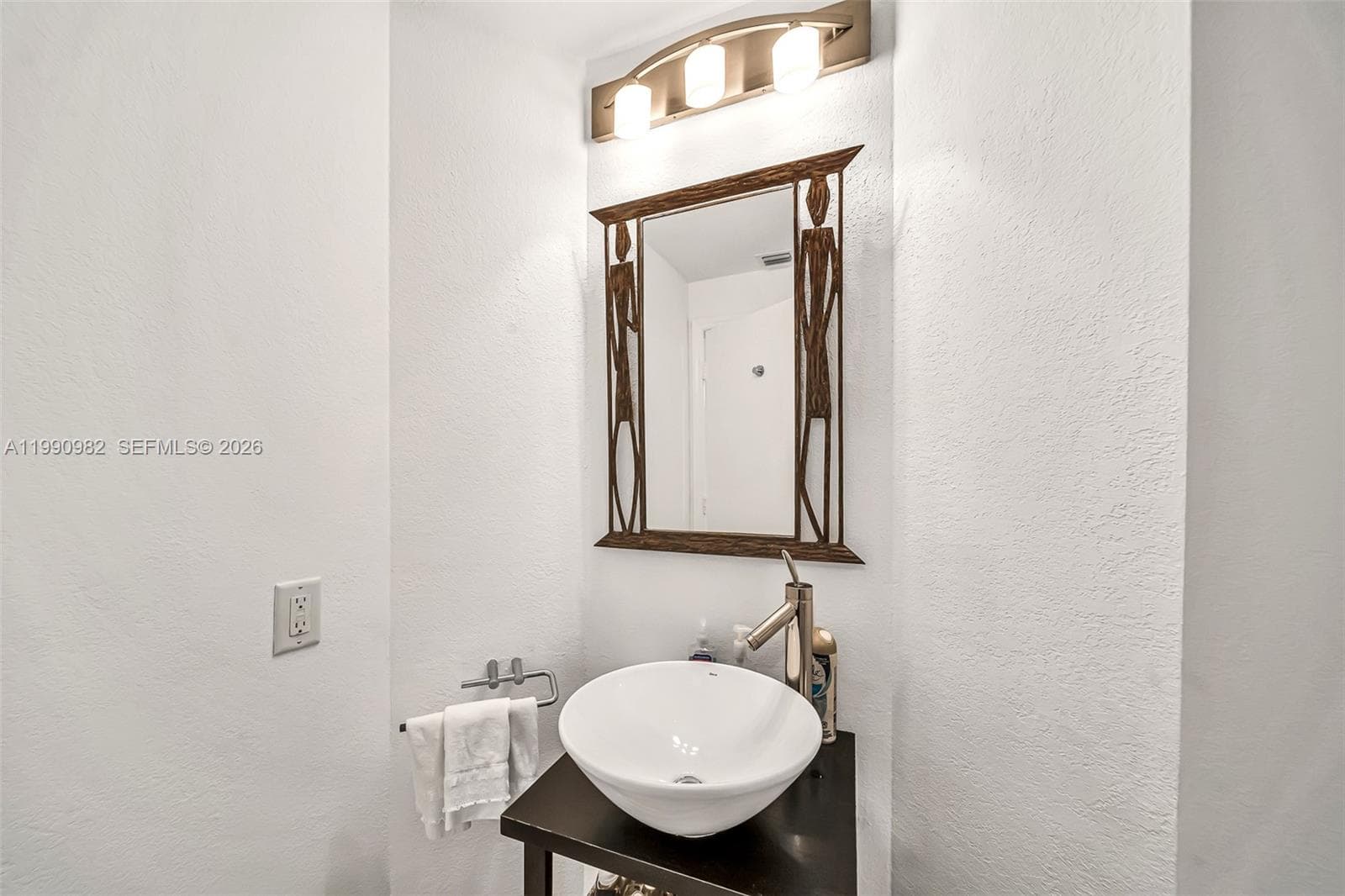 21050 Point Pl # 401, Aventura FL 33180 — 22