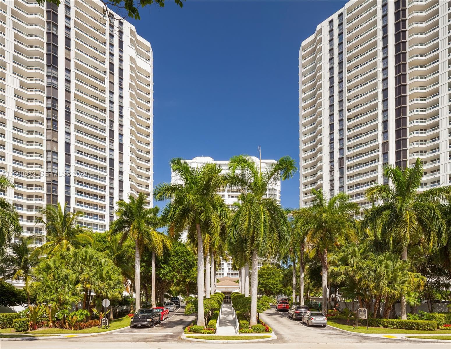 21050 Point Pl # 401, Aventura FL 33180 — 35