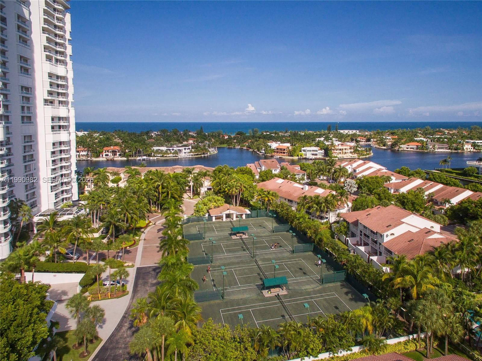 21050 Point Pl # 401, Aventura FL 33180 — 39