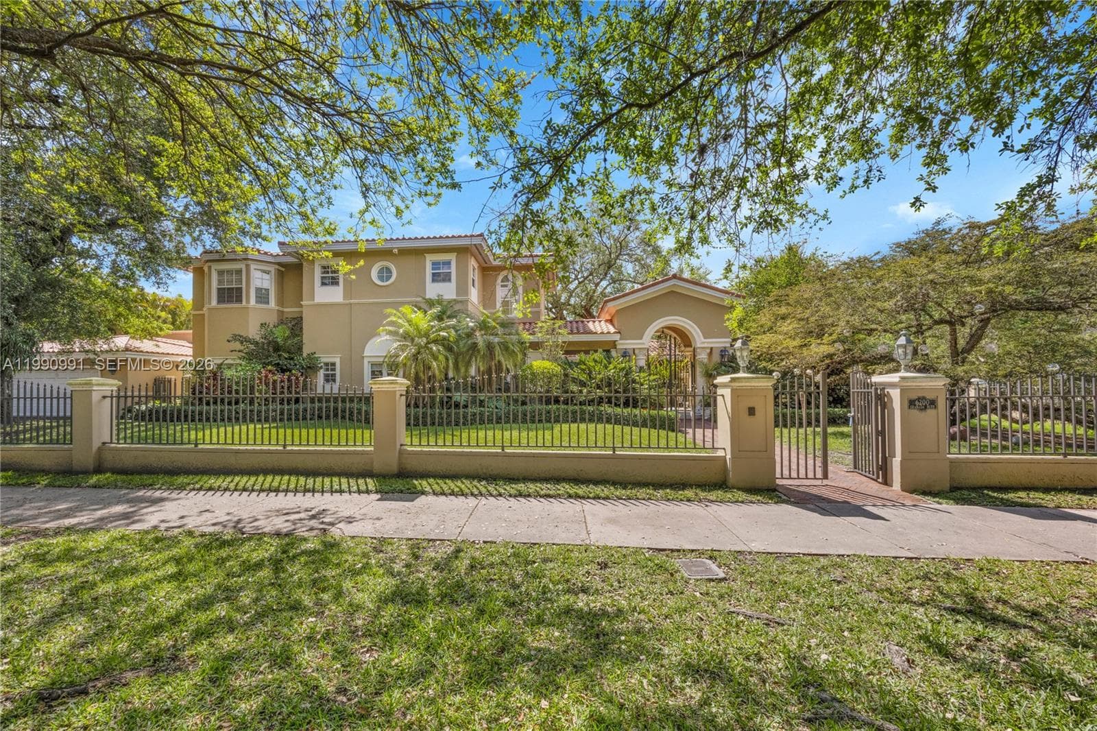 6200 Granada Blvd, Coral Gables FL 33146 — 1
