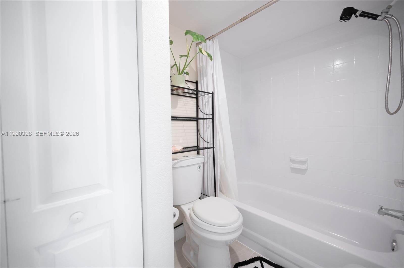18890 NW 57 ave # 210, Hialeah FL 33015 — 18