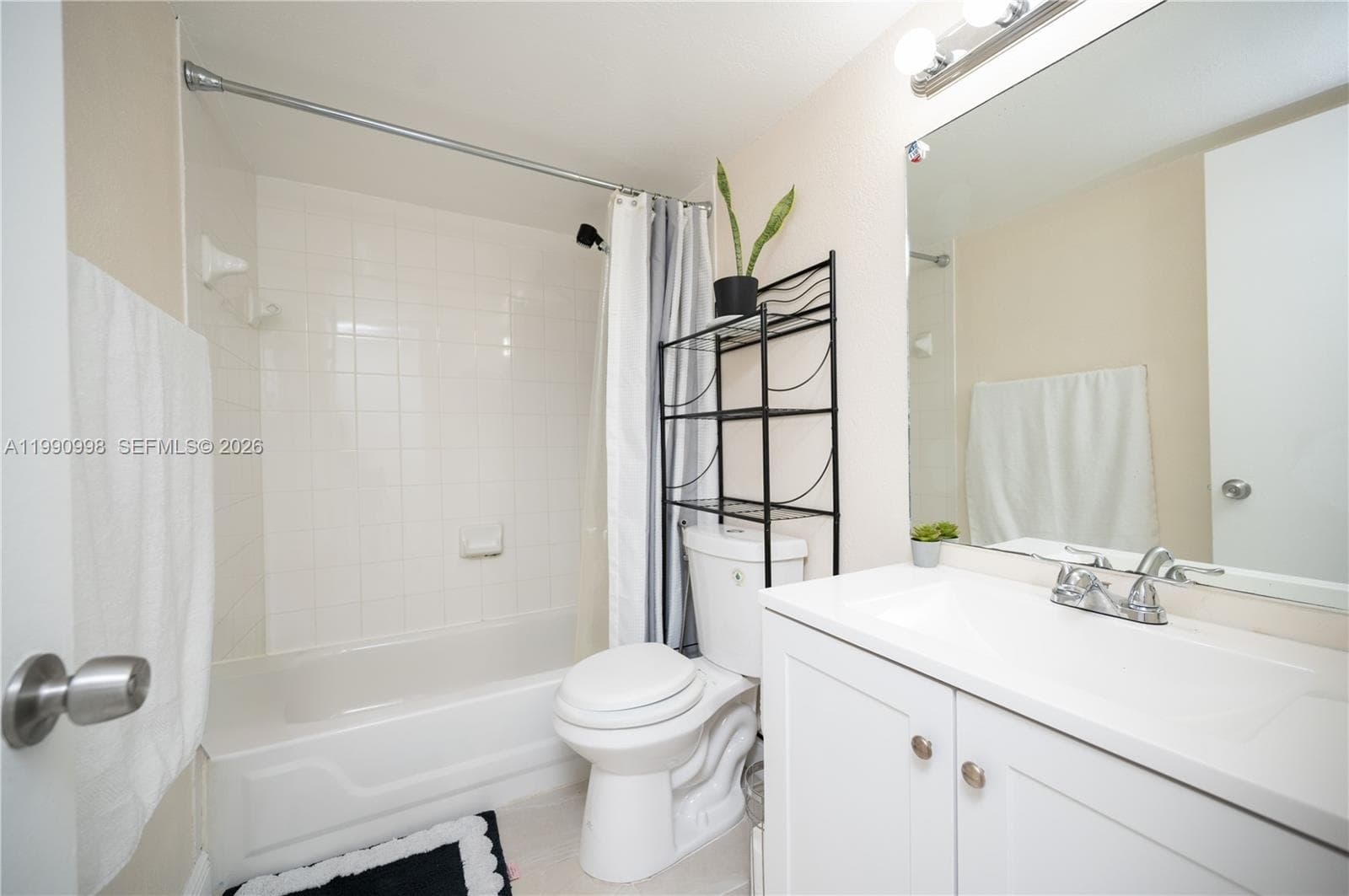 18890 NW 57 ave # 210, Hialeah FL 33015 — 11