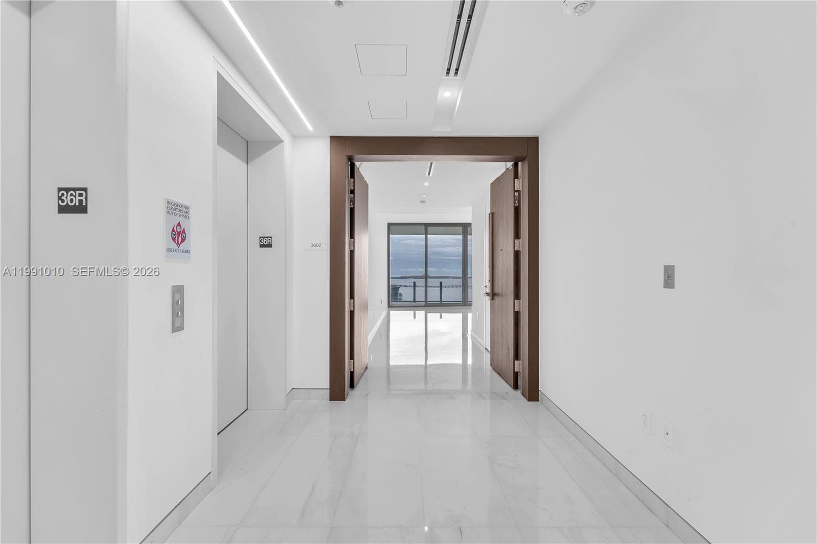 300 Biscayne Boulevard Way # 1902E, Miami FL 33131 — 1