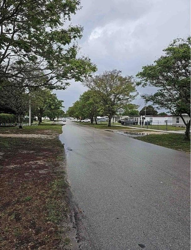 2345 NW 161st St, Miami Gardens FL 33054 — 16