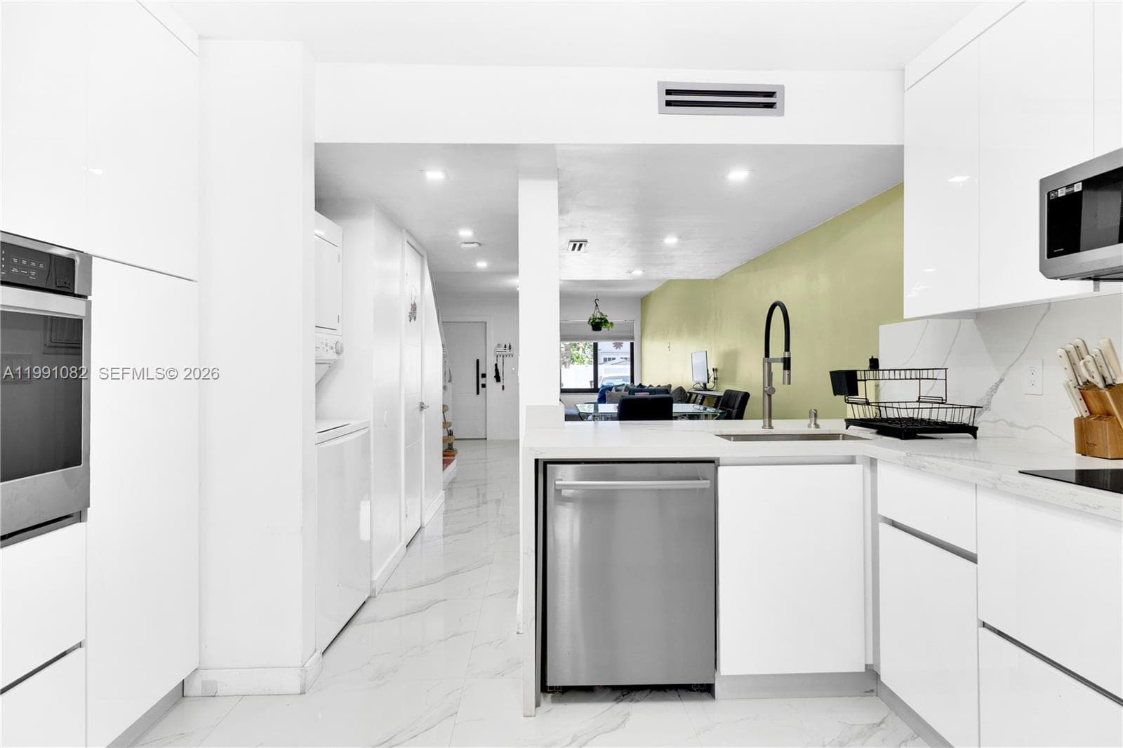 5362 W 24th Ave # 117, Hialeah FL 33016 — 24