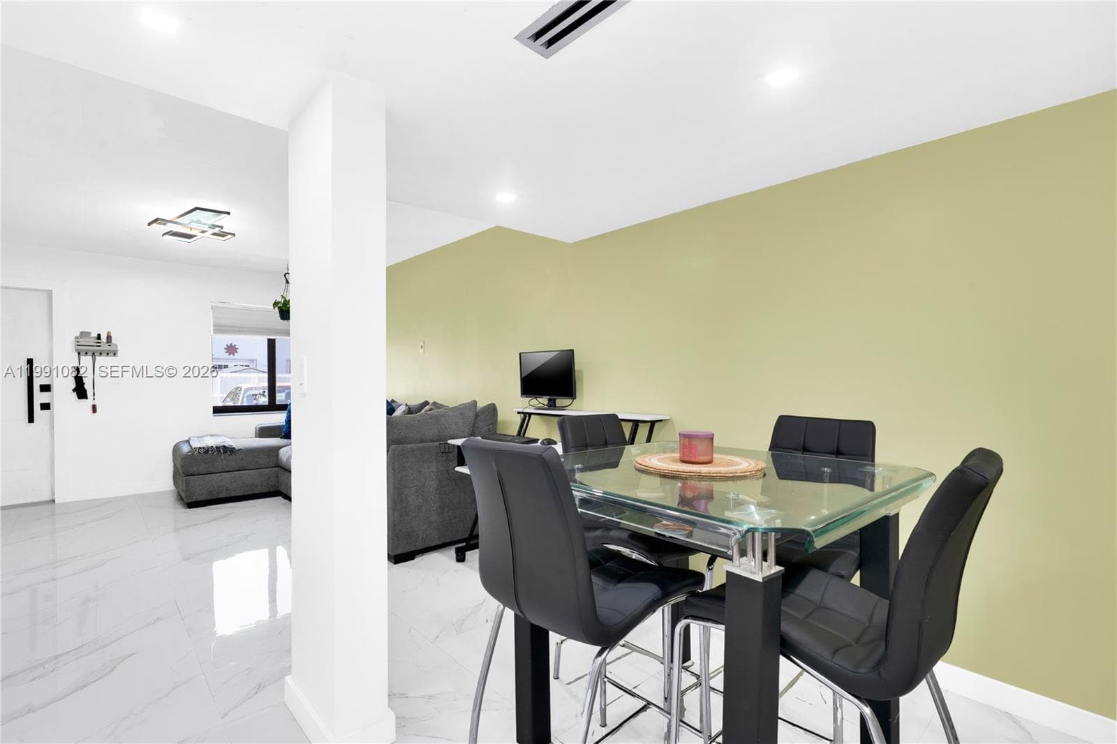 5362 W 24th Ave # 117, Hialeah FL 33016 — 25