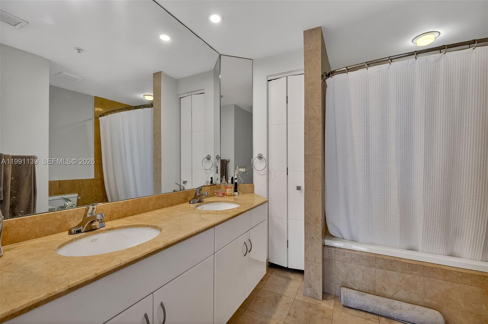 801 Brickell Key Blvd # 2502, Miami FL 33131 — 30