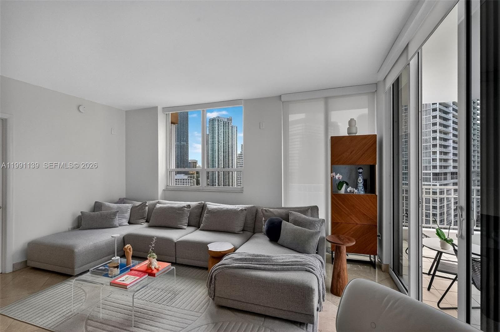801 Brickell Key Blvd # 2502, Miami FL 33131 — 25