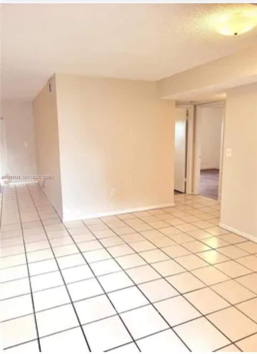 5765 W 25th Ct # 211, Hialeah FL 33016 — 5