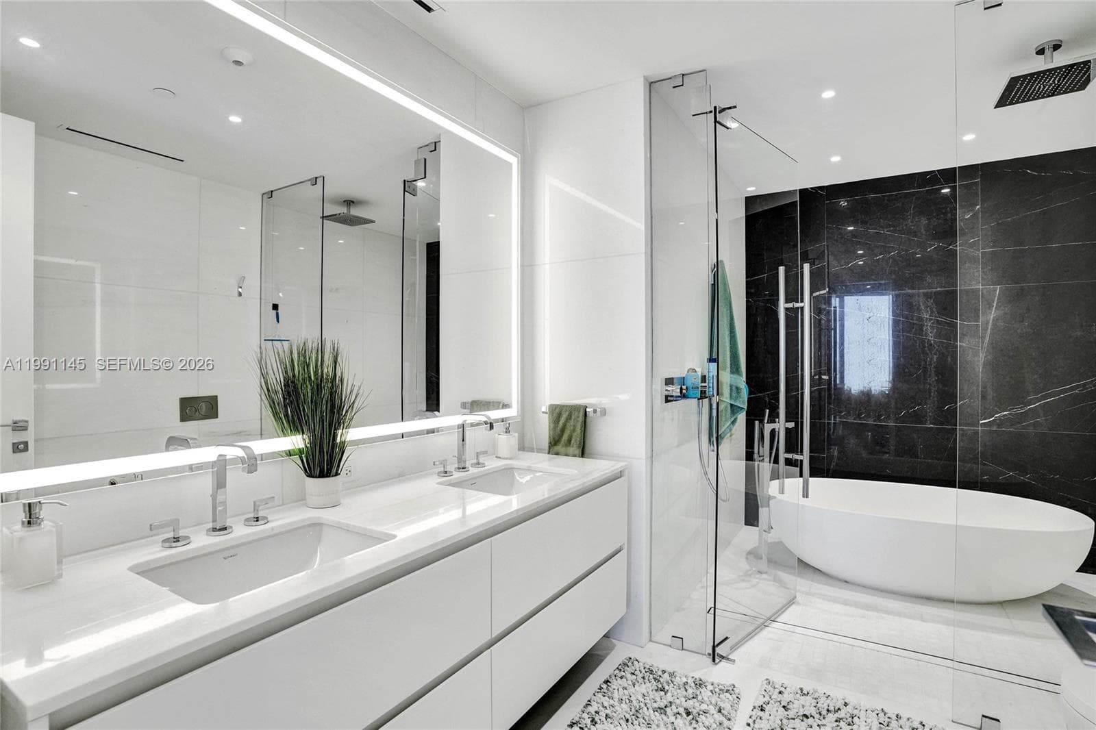 300 Biscayne Boulevard Way # 2106W, Miami FL 33131 — 23
