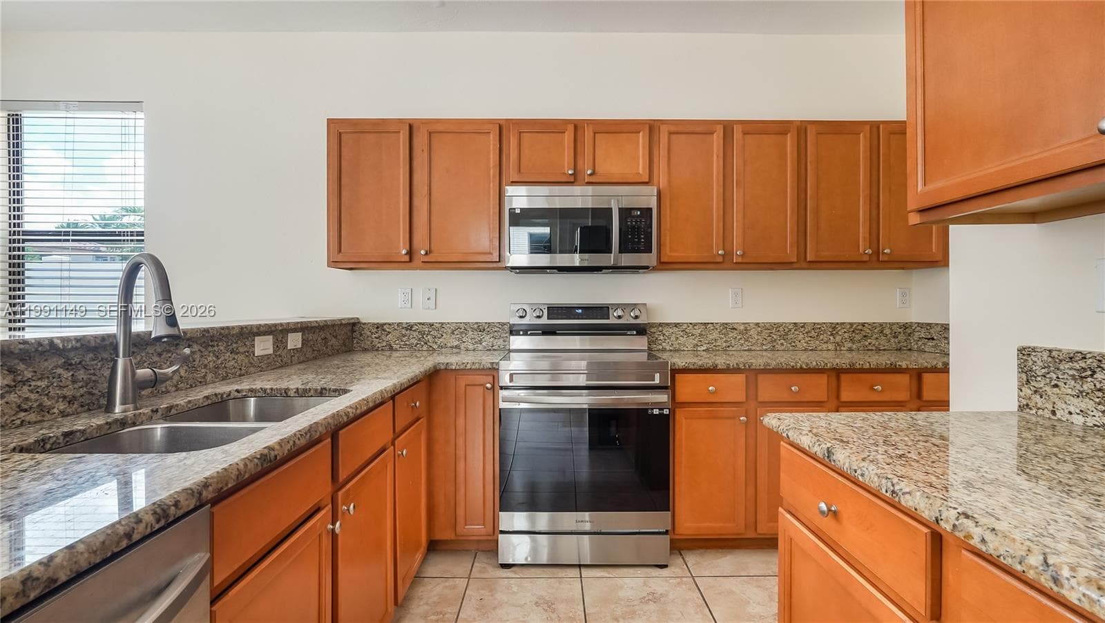 8841 W 34th Ct, Hialeah FL 33018 — 23