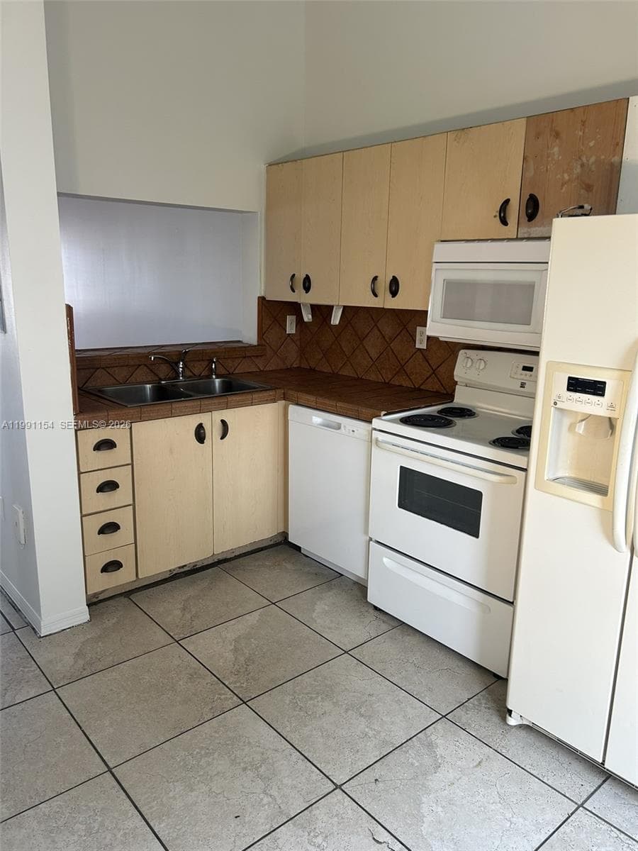 6425 SW 130th Pl # 704, Miami FL 33183 — 7