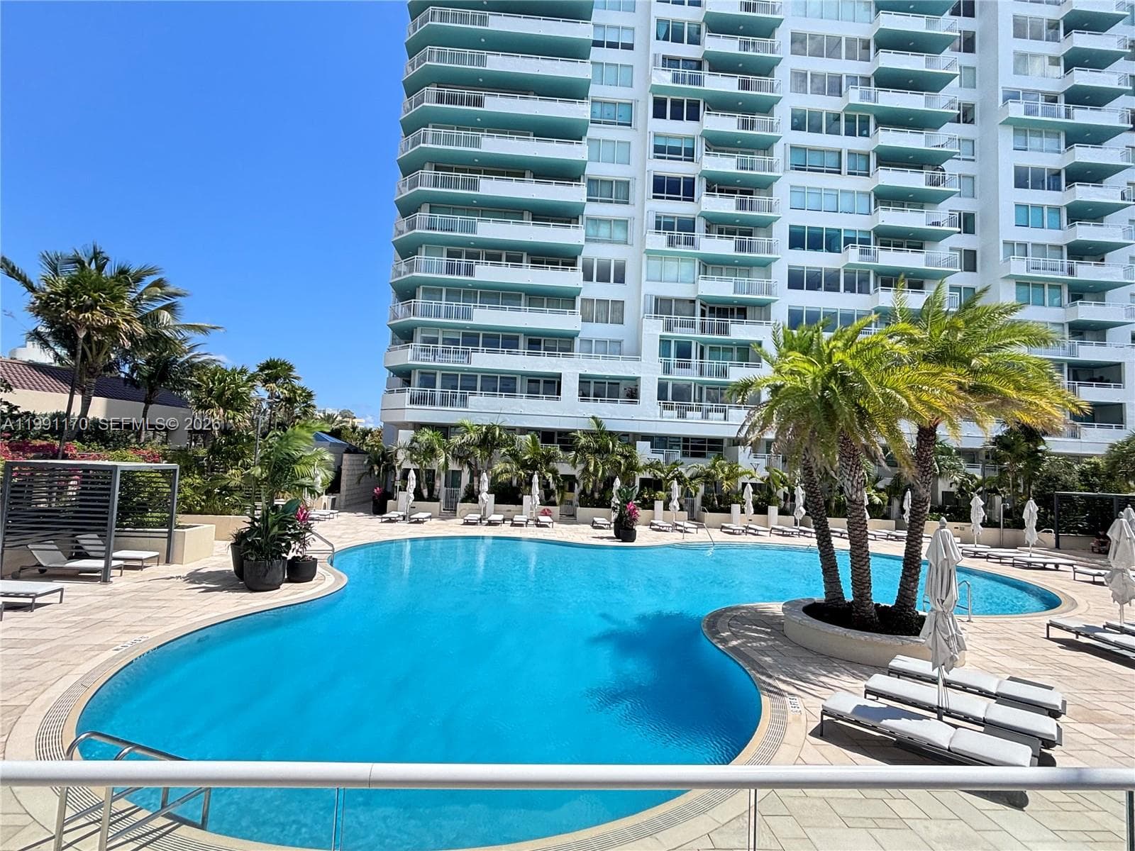 400 S Pointe Dr # 408, Miami Beach FL 33139 — 23