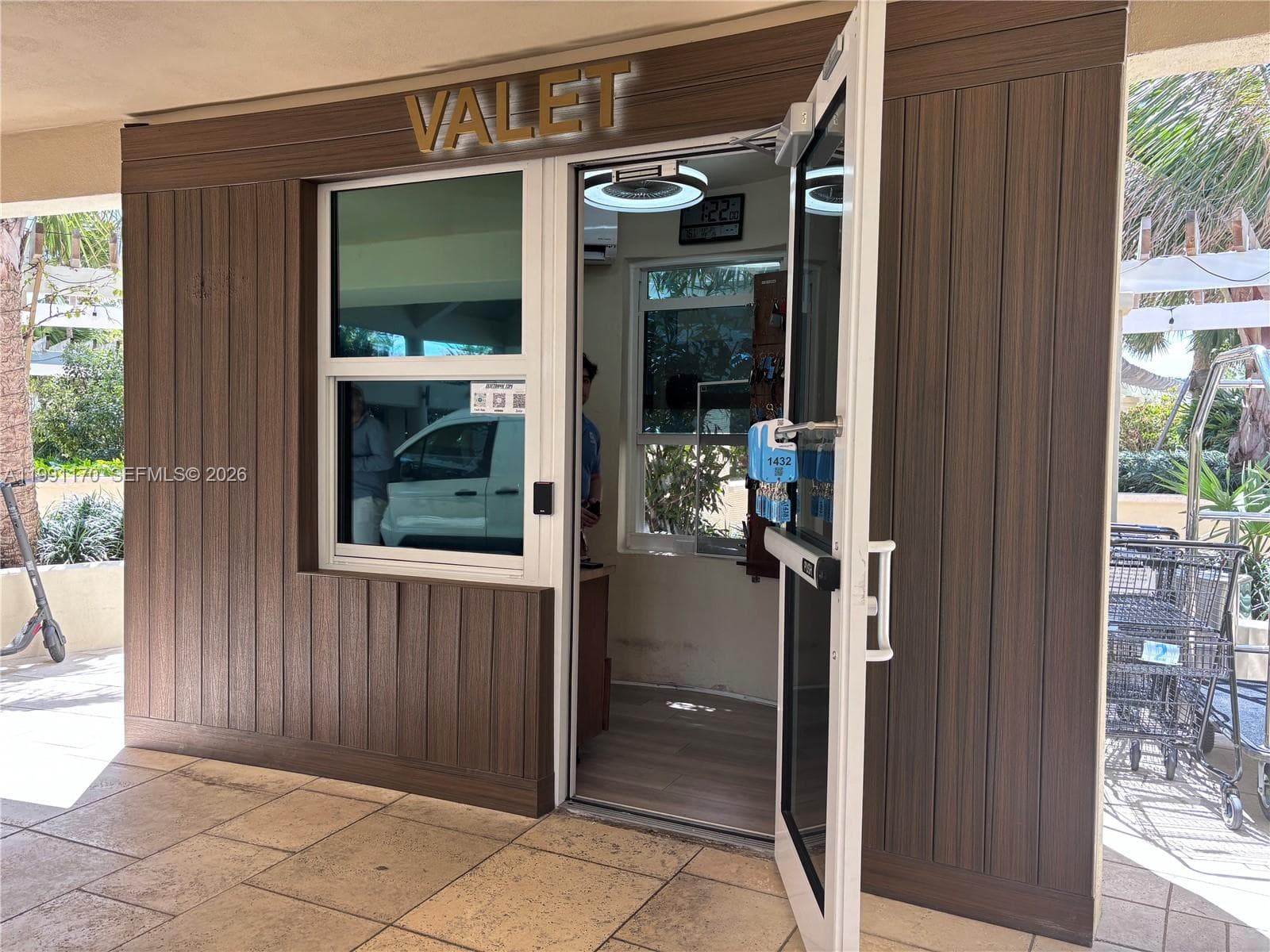 400 S Pointe Dr # 408, Miami Beach FL 33139 — 16