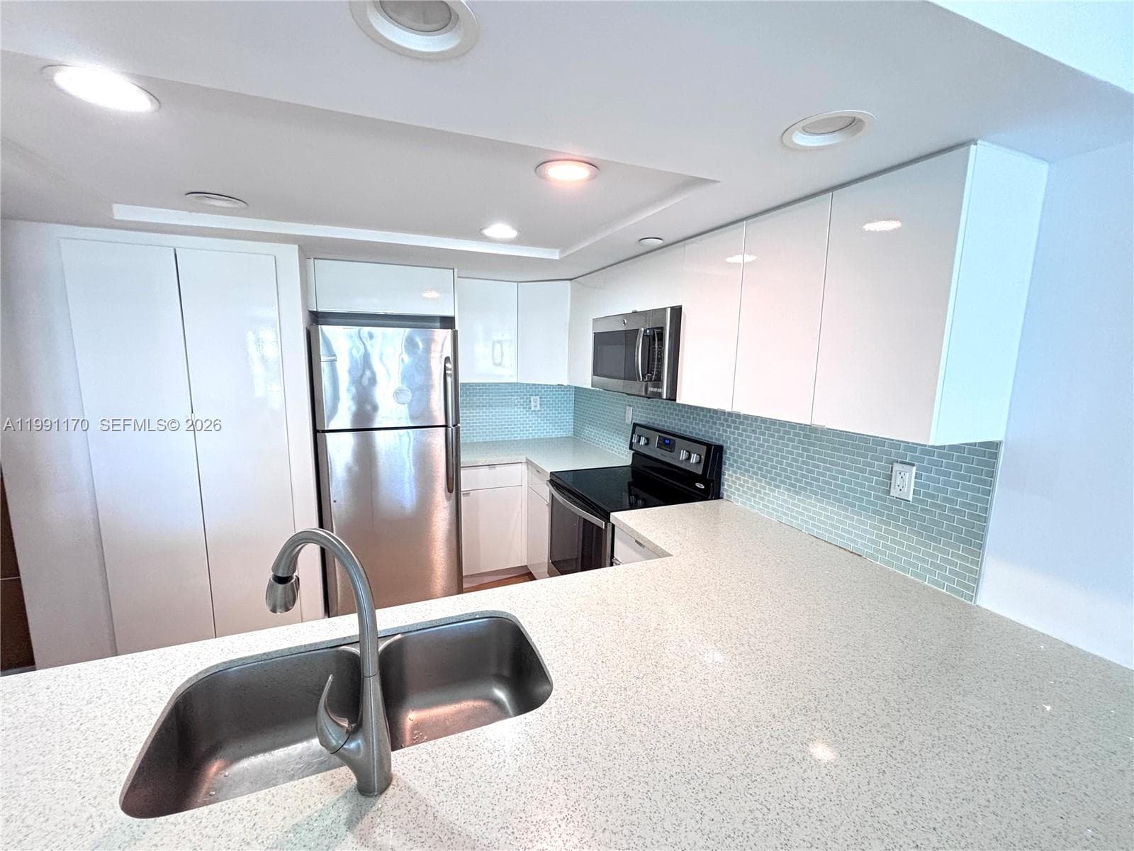 400 S Pointe Dr # 408, Miami Beach FL 33139 — 3