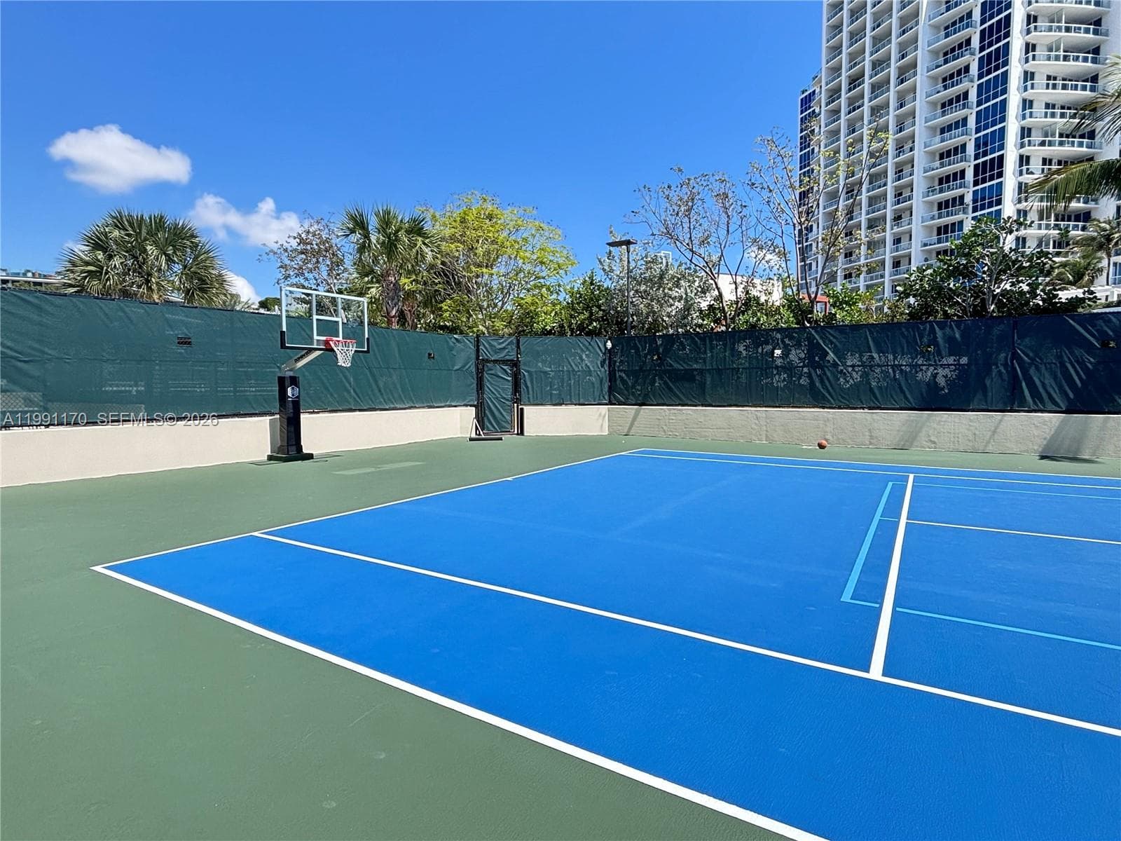 400 S Pointe Dr # 408, Miami Beach FL 33139 — 35