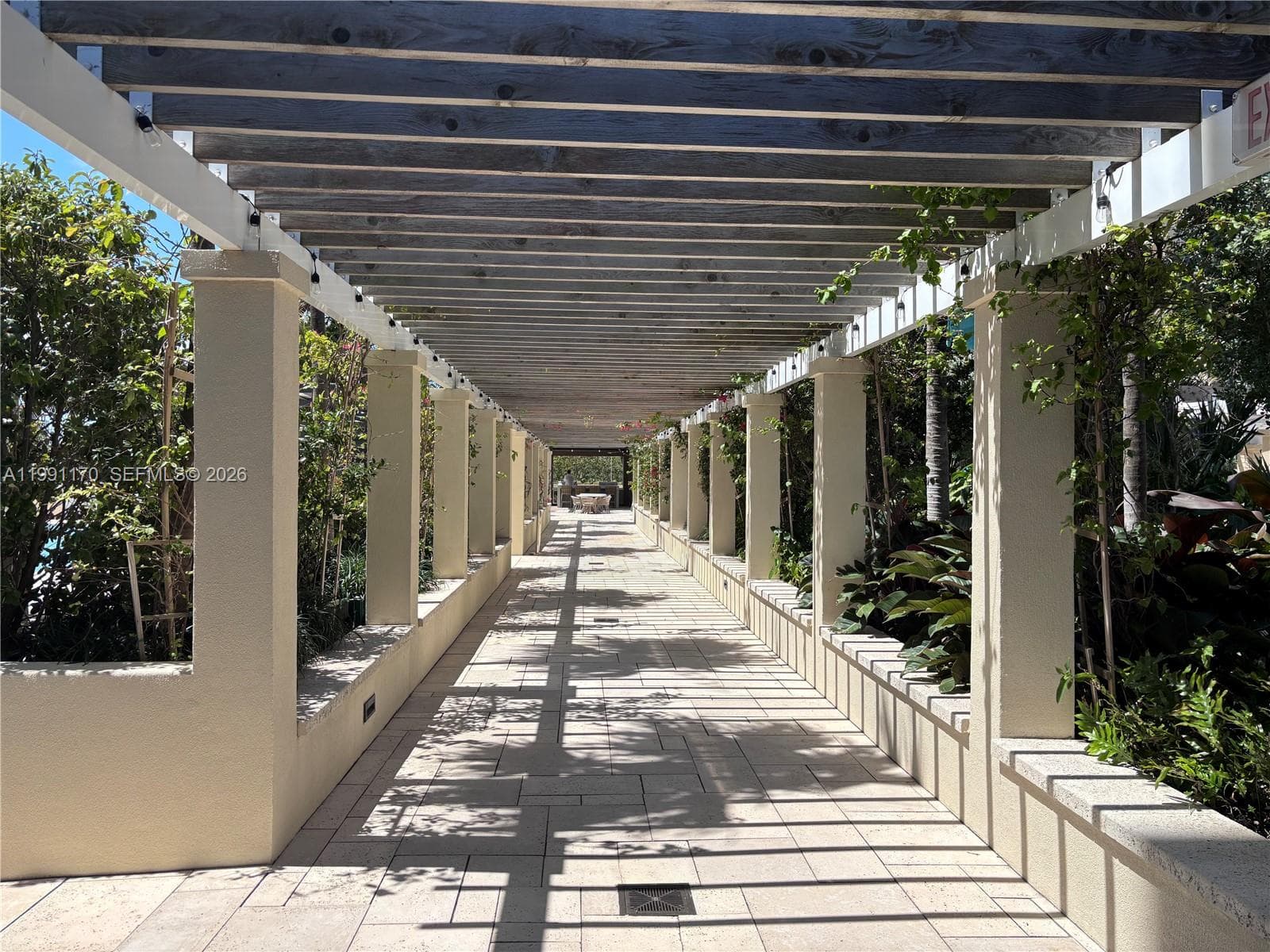 400 S Pointe Dr # 408, Miami Beach FL 33139 — 29