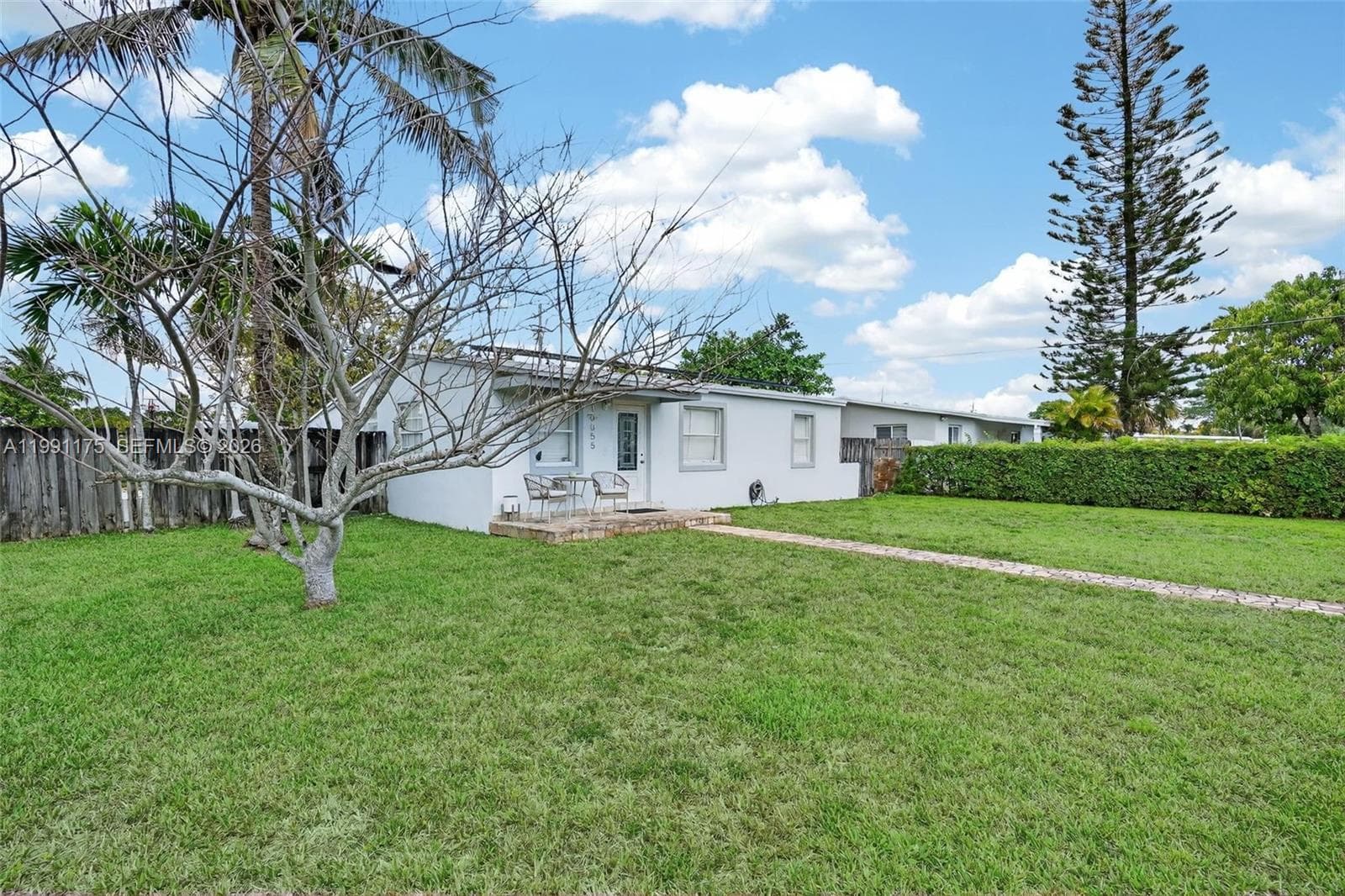 10055 SW 52nd Ter, Miami FL 33165 — 5