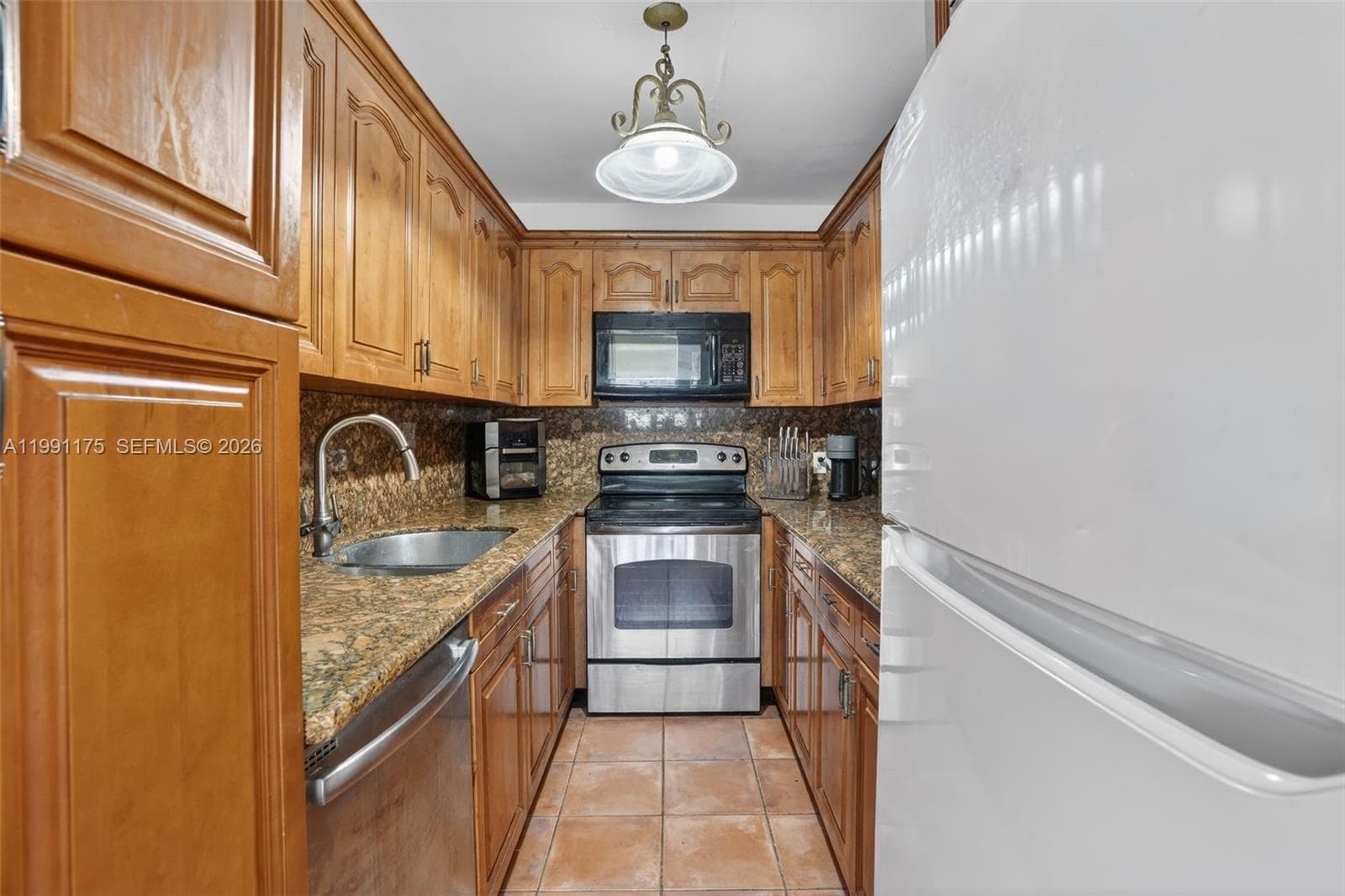 10055 SW 52nd Ter, Miami FL 33165 — 11