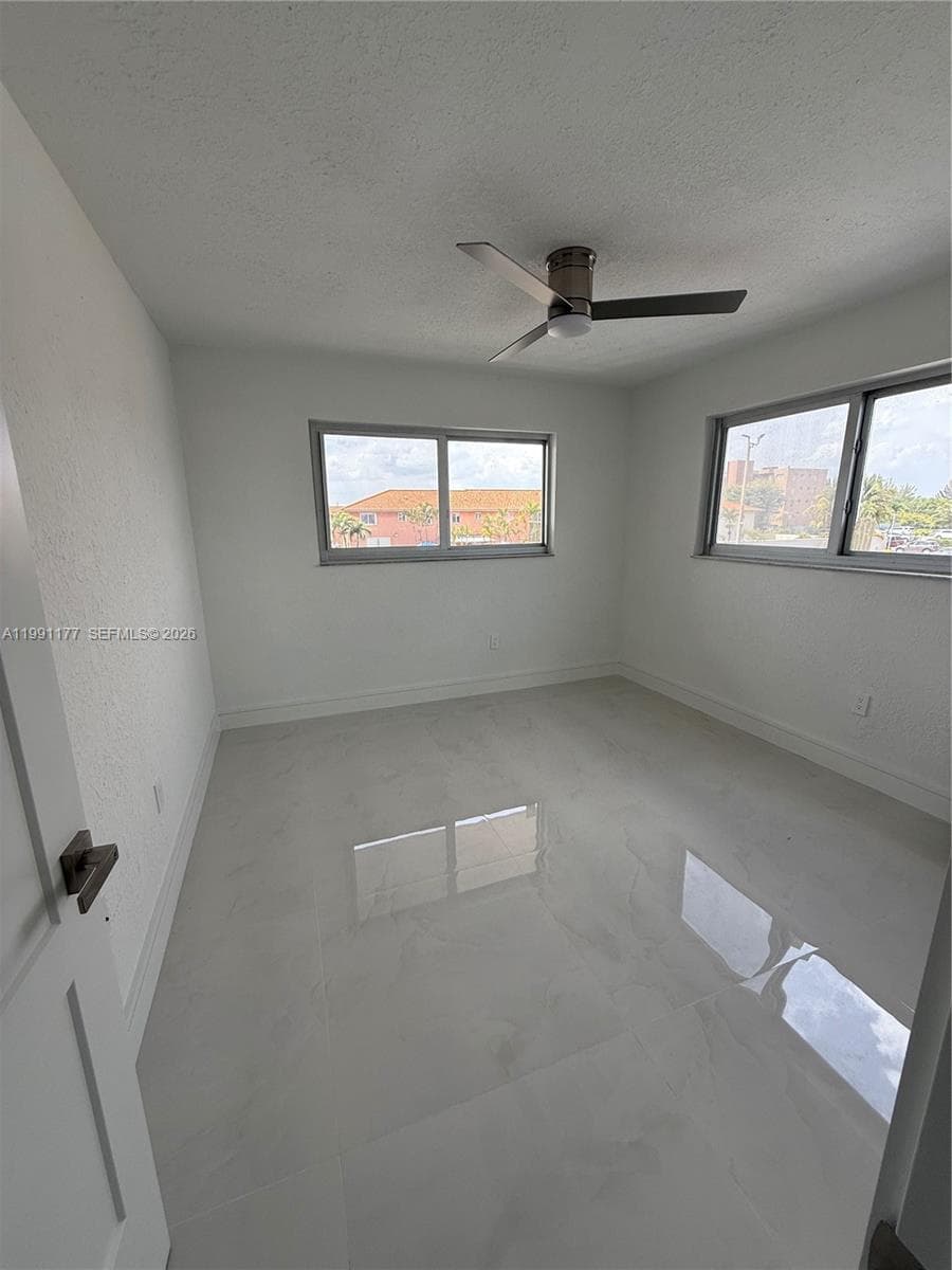 9915 W Okeechobee Rd # 201, Hialeah Gardens FL 33016 — 10