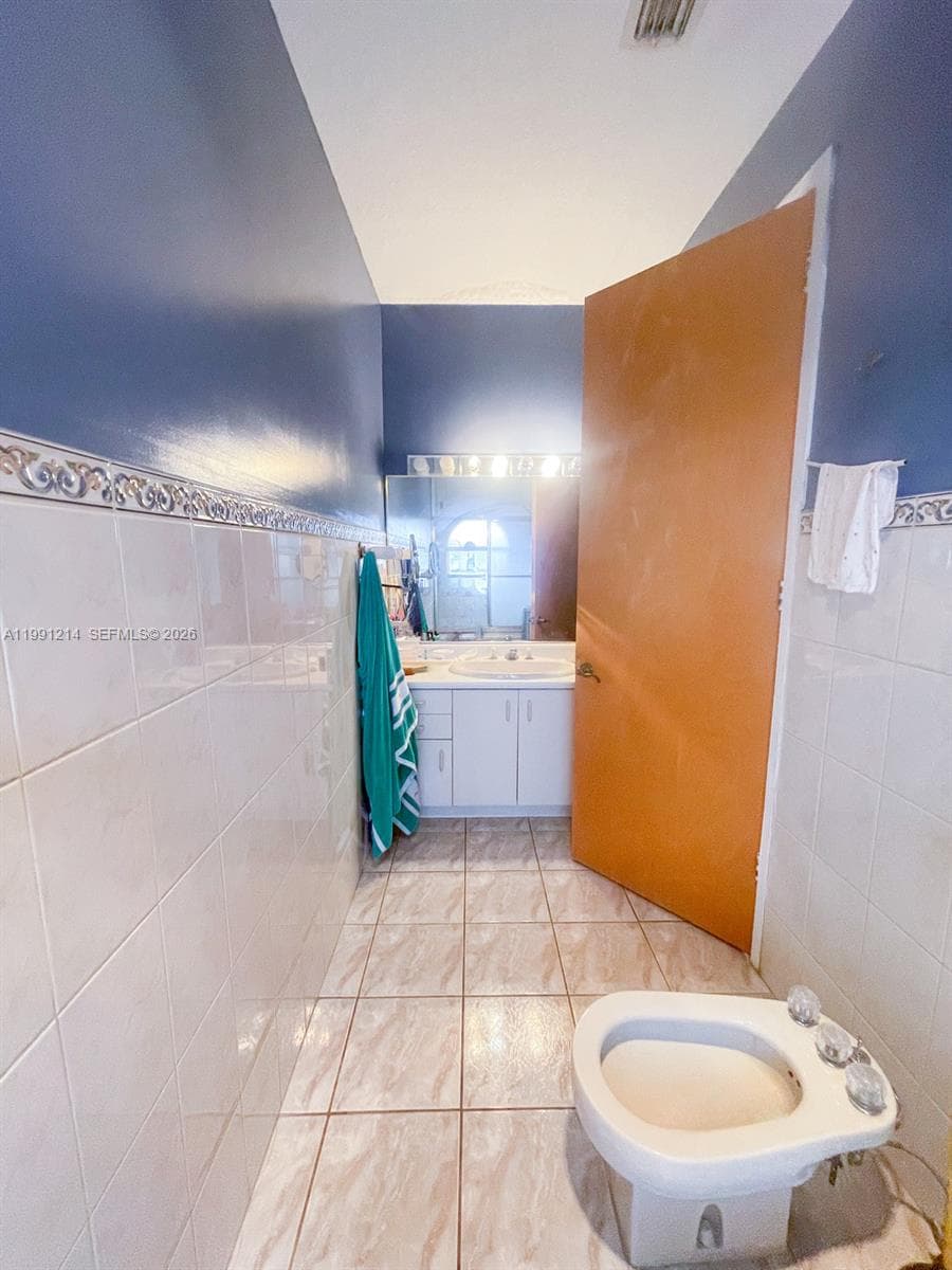9008 Collins Ave # 402, Surfside FL 33154 — 28
