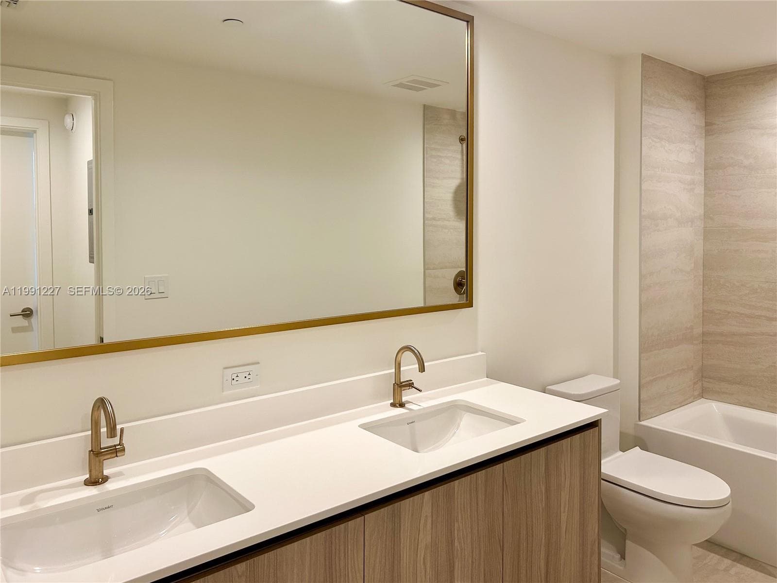 77 SE 5TH ST. # 3614, Miami FL 33131 — 6