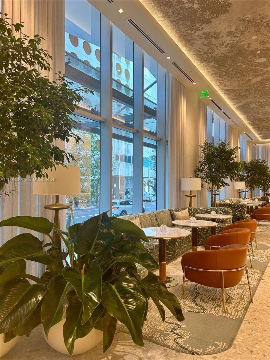 77 SE 5TH ST. # 3614, Miami FL 33131 — 43