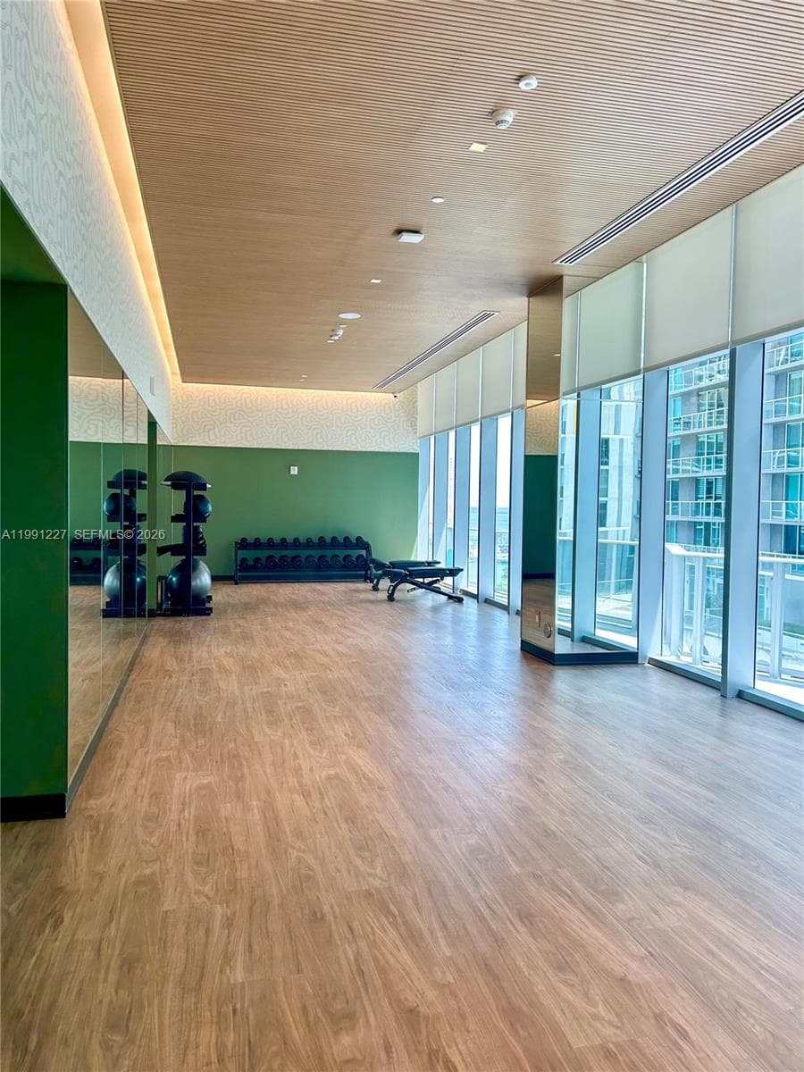 77 SE 5TH ST. # 3614, Miami FL 33131 — 22