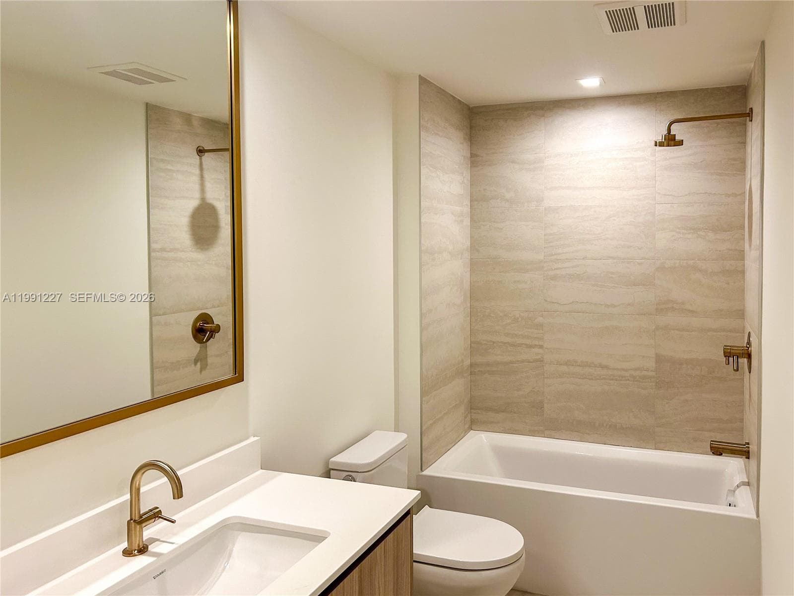 77 SE 5TH ST. # 3614, Miami FL 33131 — 7