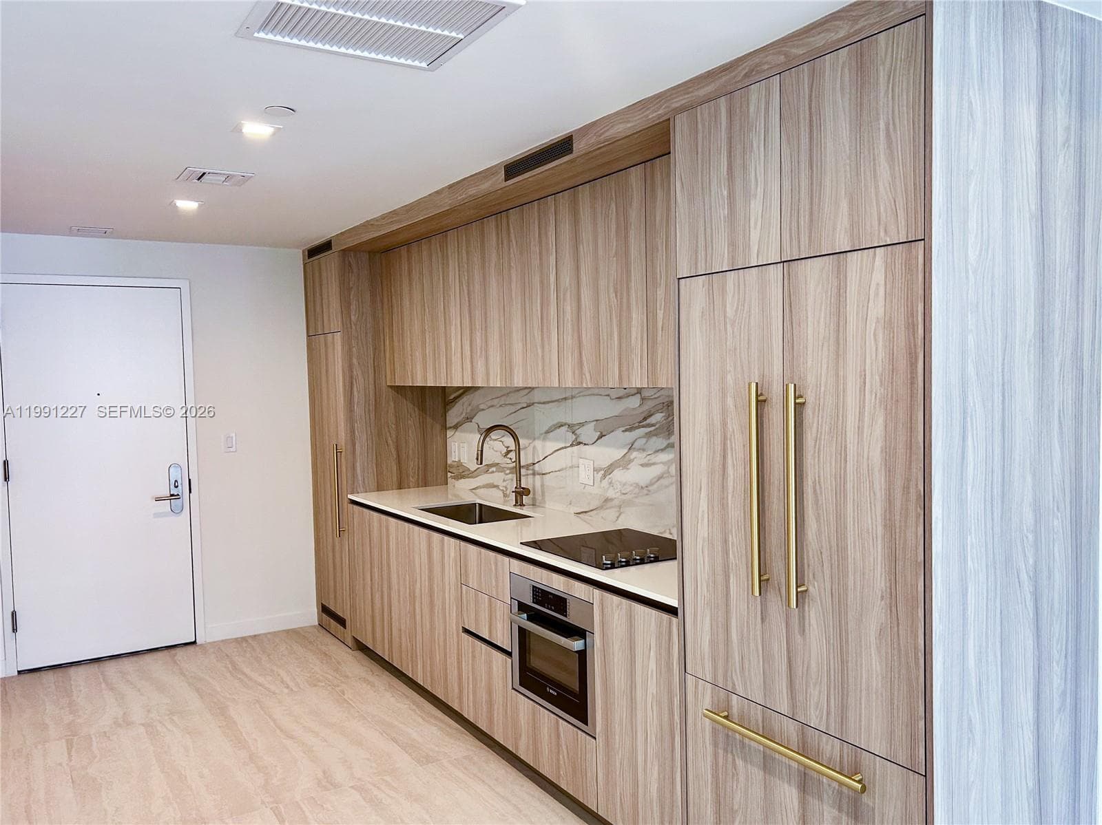 77 SE 5TH ST. # 3614, Miami FL 33131 — 5