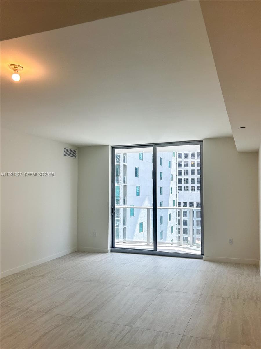 77 SE 5TH ST. # 3614, Miami FL 33131 — 10