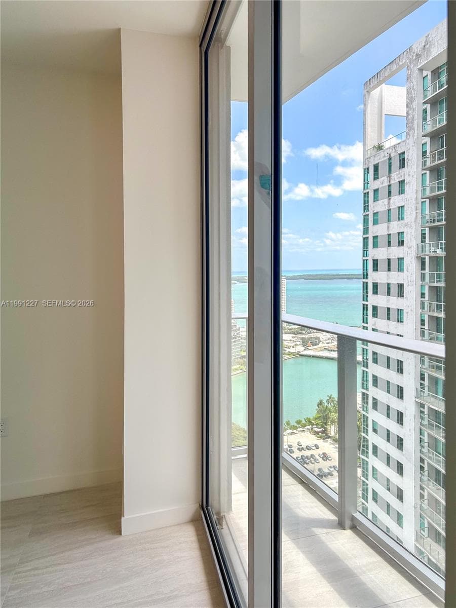 77 SE 5TH ST. # 3614, Miami FL 33131 — 14