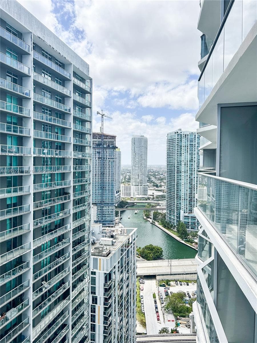 77 SE 5TH ST. # 3614, Miami FL 33131 — 18
