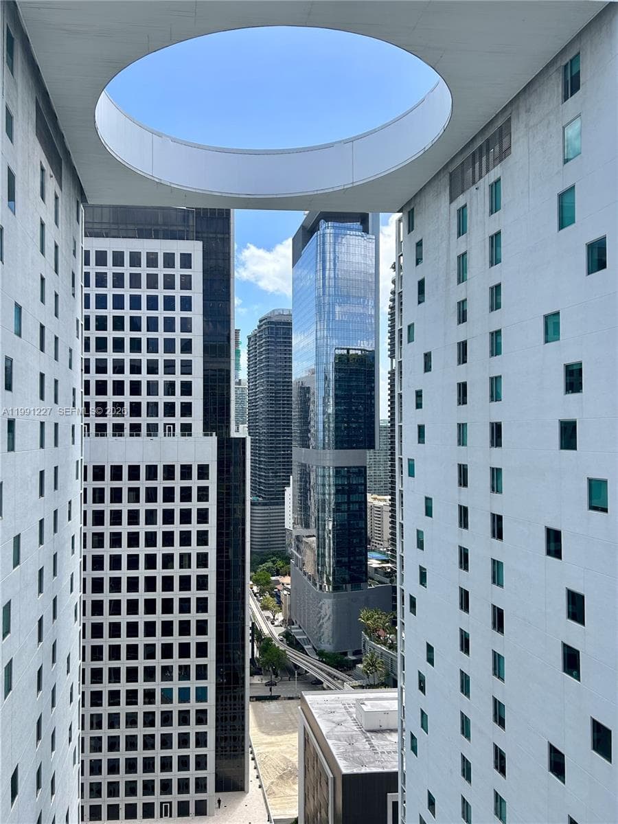 77 SE 5TH ST. # 3614, Miami FL 33131 — 19