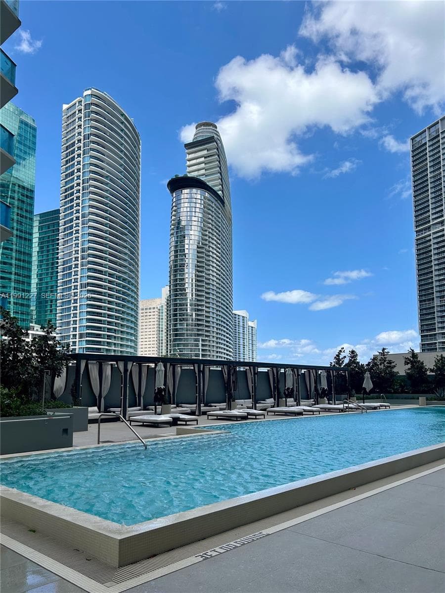 77 SE 5TH ST. # 3614, Miami FL 33131 — 31