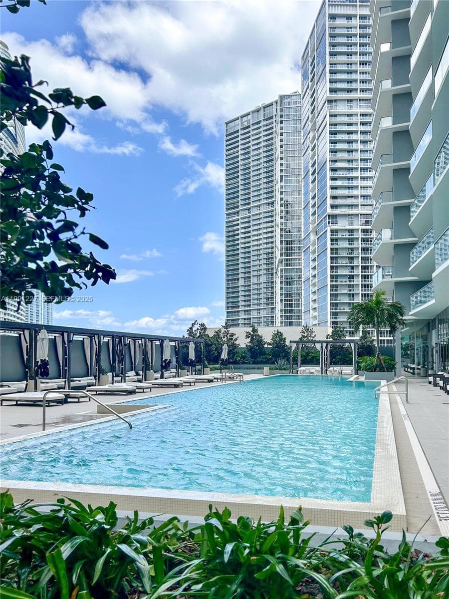 77 SE 5TH ST. # 3614, Miami FL 33131 — 29