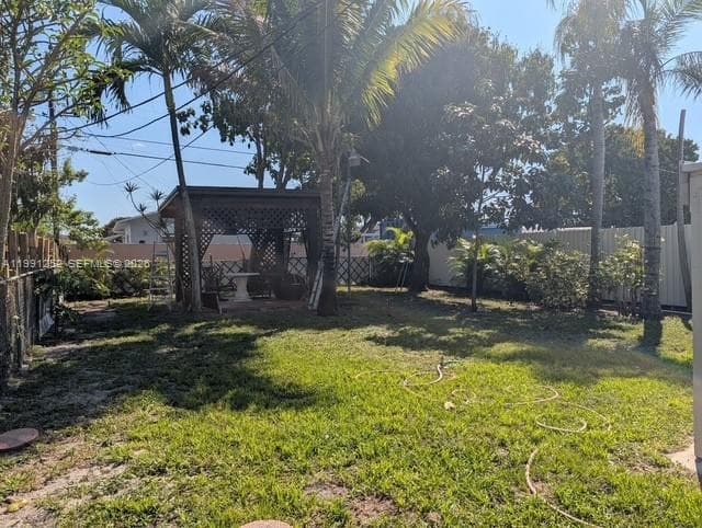 648 E 40th St, Hialeah FL 33013 — 3