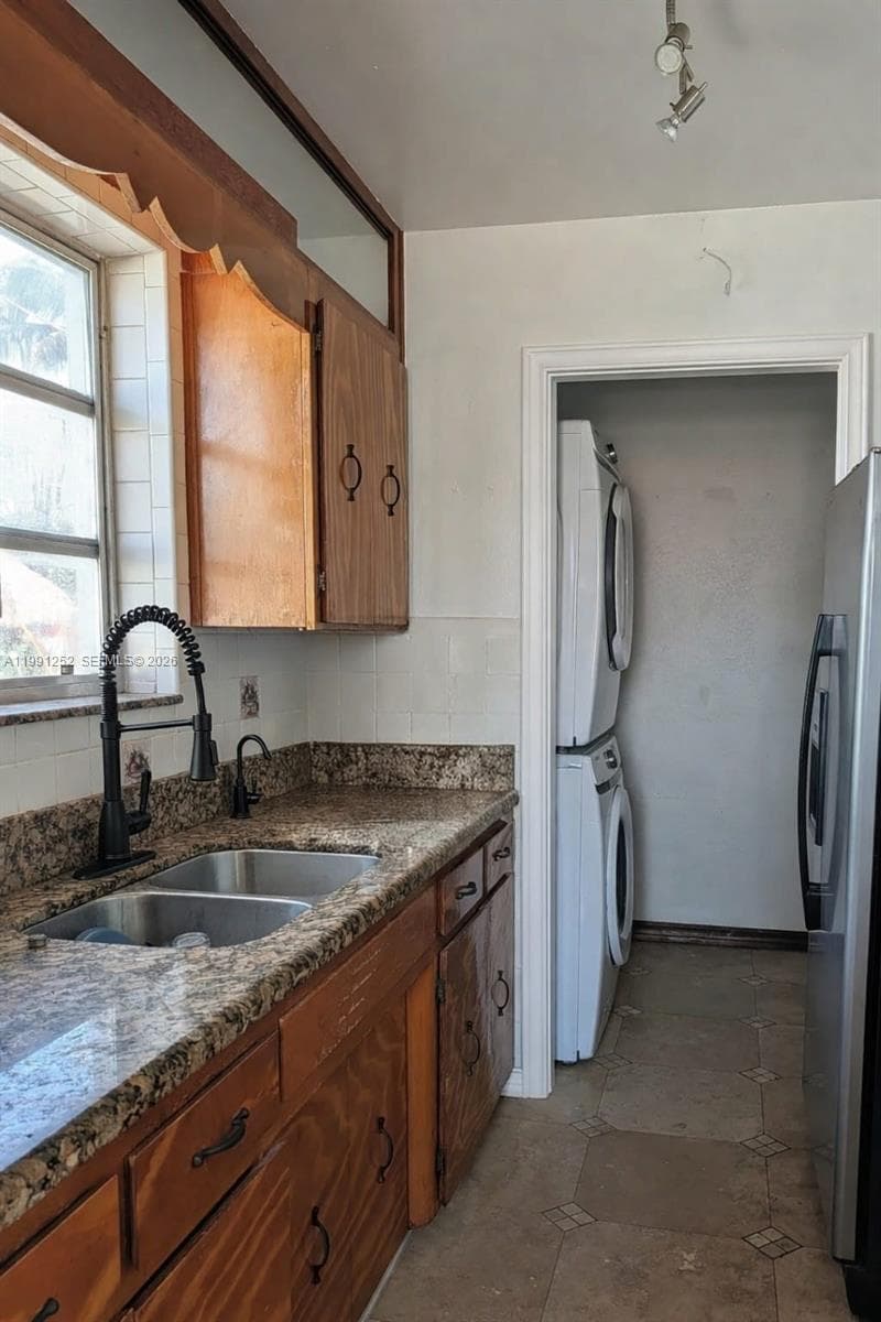 648 E 40th St, Hialeah FL 33013 — 15
