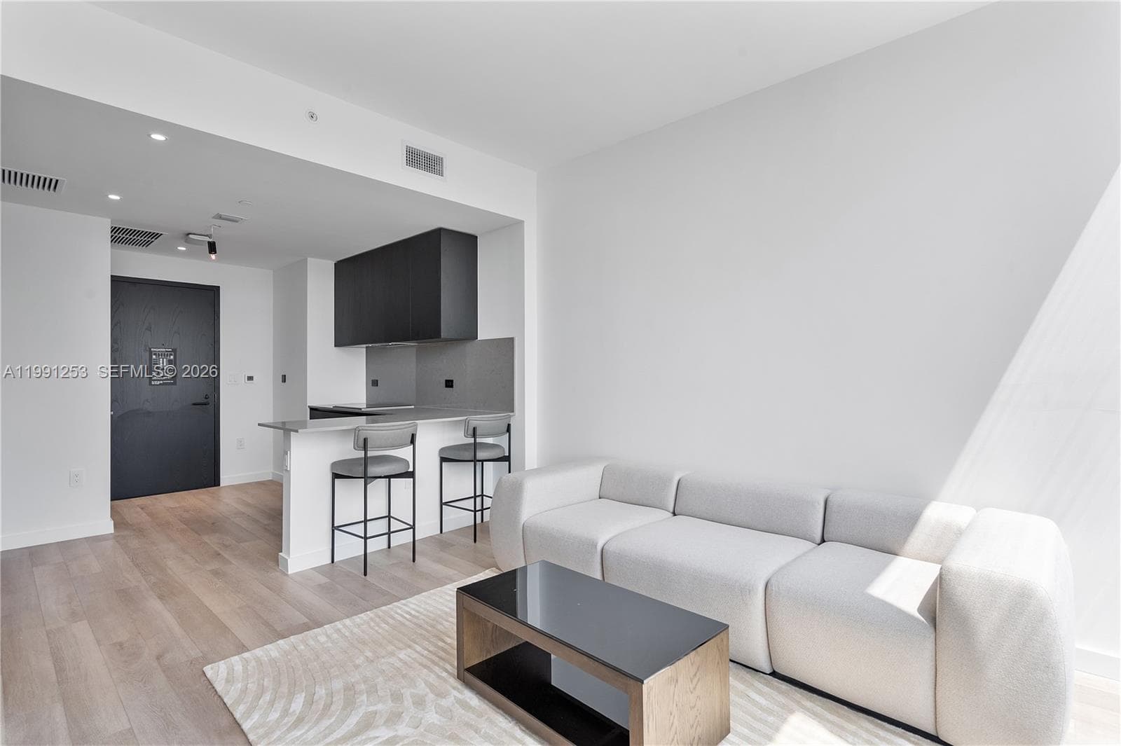 20 NE 11th St # 3809, Miami FL 33132 — 17